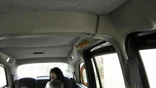 你们想看甚么动作呢? 邻居应该想不到他家小孩在做网路视讯